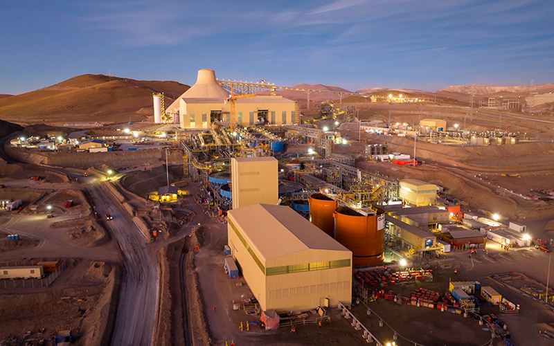 Sonami en estado de alerta por eventual venta de 10% de Enami en Quebrada Blanca