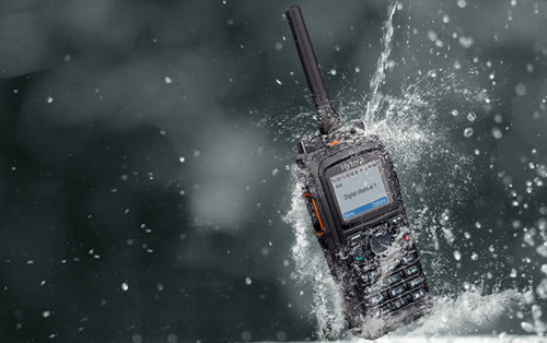 Tectel presenta la radio portátil bidireccional PD786