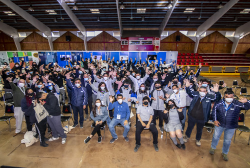 Jóvenes de Huasco exploran Industria 4.0 en feria minera organizada por CMP