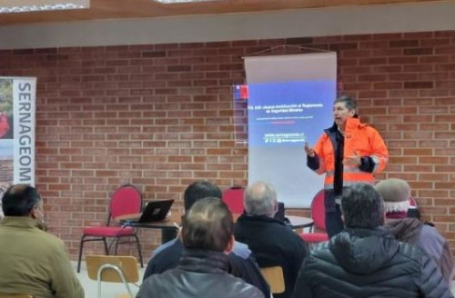 Sernageomin Zona Centro se reunió con pequeña minería de Petorca