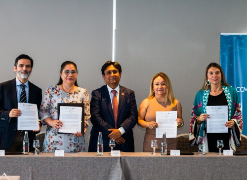 Corporación Clúster Minero de Antofagasta y CCM-Eleva firman convenio para potenciar la formación laboral