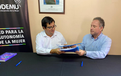 Innergex Energía Renovable y Prodemu de Atacama firman convenio en el marco del Programa Mujeres Rurales