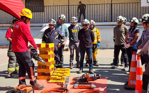 Bomberos de Los Andes capacitan a brigadistas de Codelco Andina
