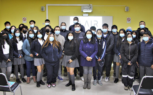 Alumnos de establecimientos de Calama se capacitan en el uso de sensores de aire entregados por Codelco