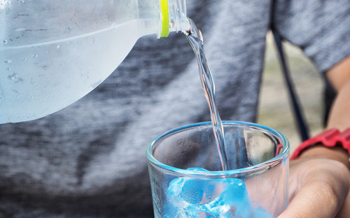 Sierra Gorda SCM realizó donación de agua embotellada para enfrentar emergencia sanitaria en Antofagasta