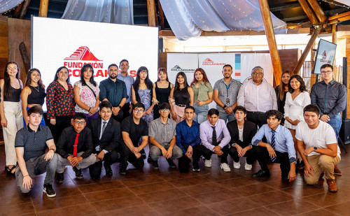 Fundación Collahuasi destacó a estudiantes de Liceo Minero Juan Pablo II por sus logros en PAES 2024