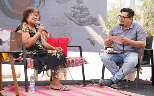 Eva Siares presentó su nuevo libro: “San Pedro de Atacama, Pueblo Eterno”