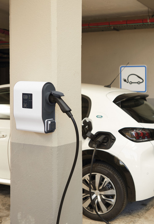 Legrand presenta portafolio de proyectos y productos para electromovilidad en feria «MUÉVETE CON LITIO»