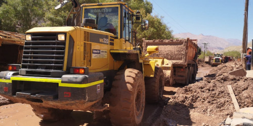 Grupo Komatsu Cummins activó plan «Disaster Relief» para apoyar a comunidad El Tránsito tras inundaciones en Atacama