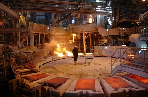 Cobre presenta moderada alza en Londres