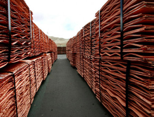 Cobre acumula leve descenso en Londres