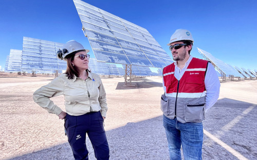 Superintendenta del Medio Ambiente realiza visita a planta termosolar de la Región de Antofagasta