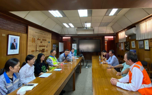 Enami se reúne con empresa china que trabaja en proyecto de modernización de Fundición Hernán Videla Lira