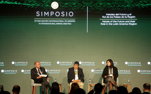 Chile reafirma compromiso con la transición energética en foro minero internacional